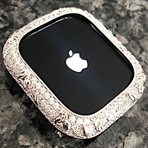 Apple Watch case with Rosebud design in white Gold and lab diamonds
